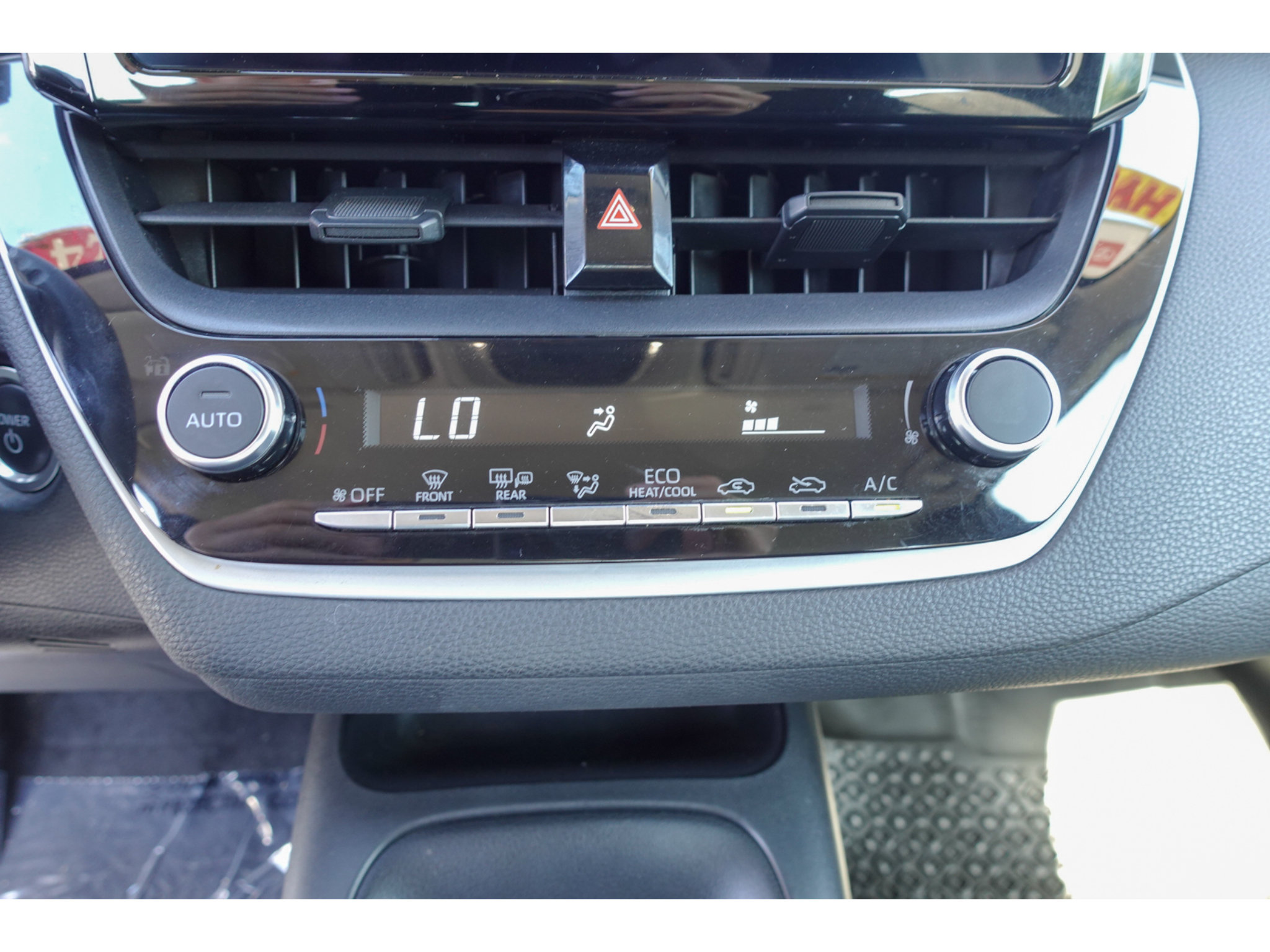 Certified 2024 Toyota Corolla LE w/ LE Convenience Package FWD image 17