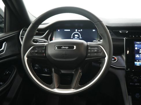 Used 2024 Jeep Grand Cherokee L Altitude image 19