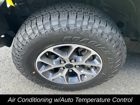 Used 2024 Jeep Wrangler Unlimited Sport AWD/4WD image 12