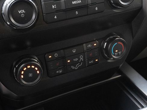 Used 2019 Ford F250 XLT w/ XLT Premium Package AWD/4WD image 29