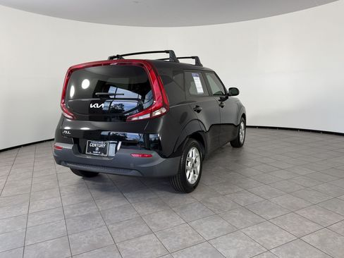 Used 2022 Kia Soul LX w/ Technology Package FWD image 7