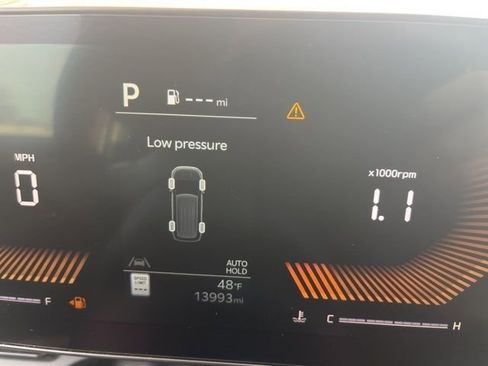 Used 2025 Kia Carnival image 15