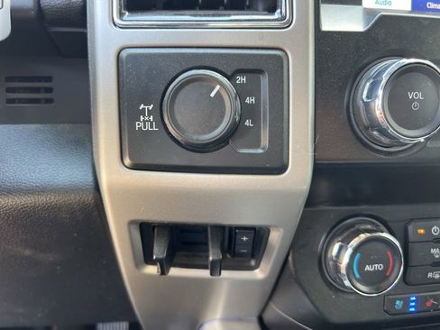 Used 2020 Ford F350 Lariat w/ Chrome Package AWD/4WD image 18