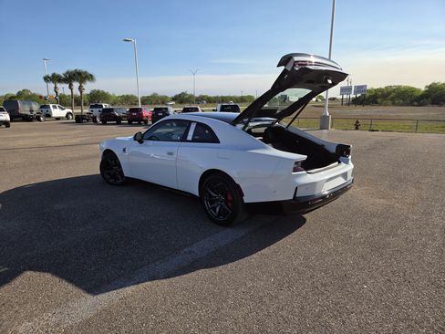 Used 2024 Dodge Charger Daytona Scat Pack w/ Plus Group AWD/4WD image 21