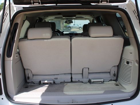 Used 2010 Chevrolet Tahoe LTZ RWD image 17