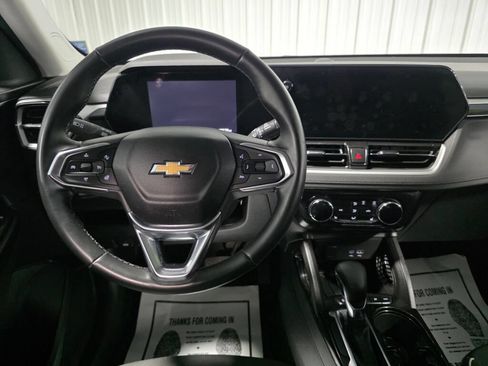 Used 2024 Chevrolet TrailBlazer LT w/ LT Cold Weather Package AWD/4WD image 8