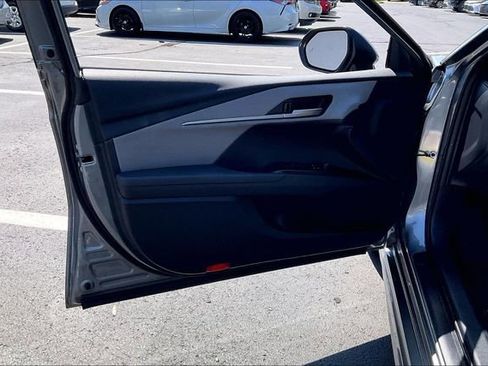 Used 2025 Toyota Camry SE FWD image 23