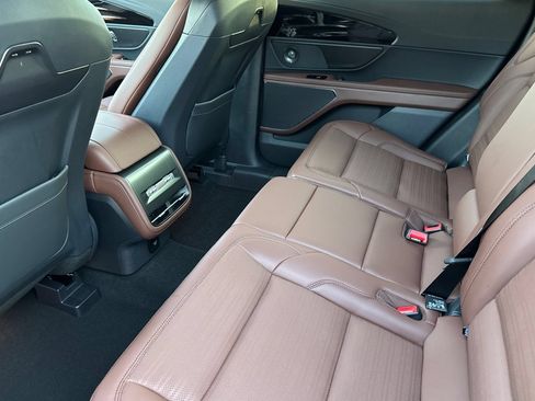New 2026 Lincoln Nautilus Reserve w/ Jet Appearance Package AWD/4WD image 9