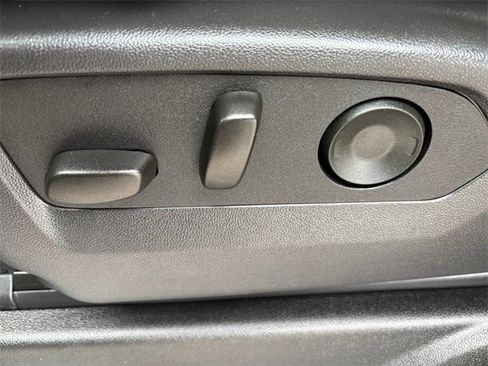 Used 2025 Chevrolet Tahoe Z71 image 16