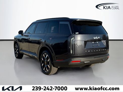 New 2027 Kia Telluride S image 3