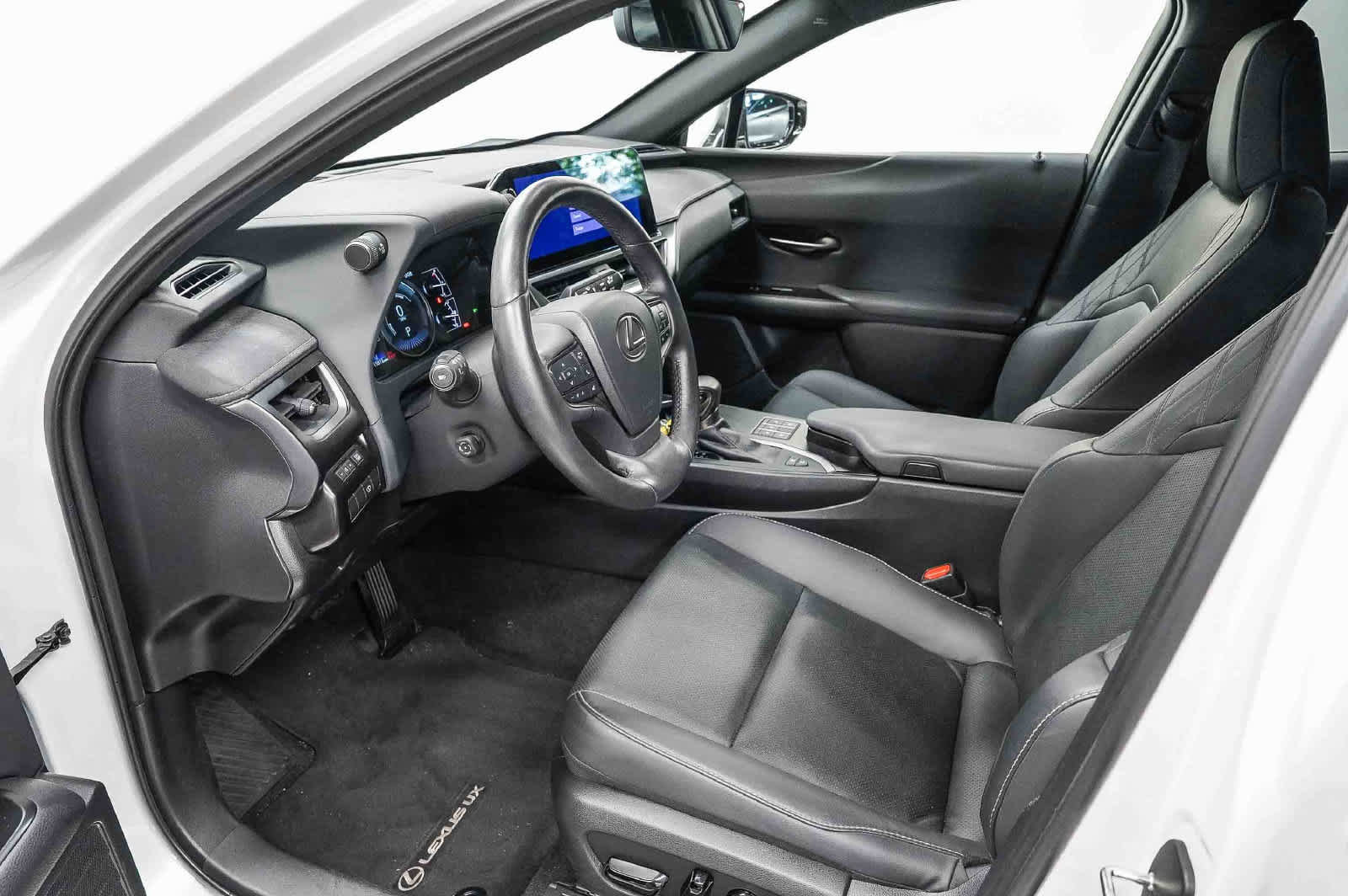 Used 2024 Lexus UX 250h FWD w/ Premium Package image 18