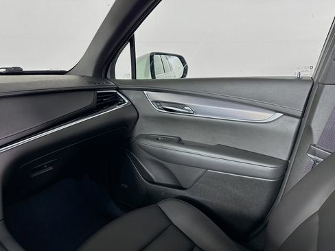 Used 2024 Cadillac XT6 Luxury image 28