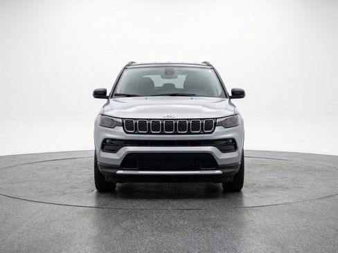 Used 2025 Jeep Compass Limited AWD/4WD image 2