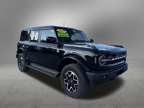 Used 2025 Ford Bronco Outer Banks image 6