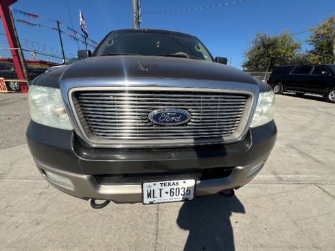 Used 2005 Ford F150 Lariat image 2