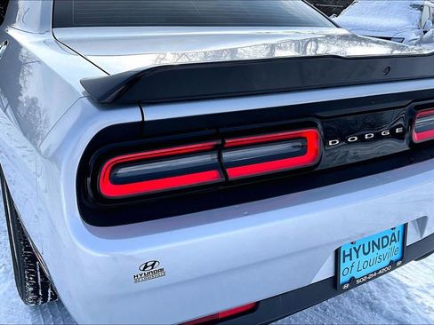 Used 2022 Dodge Challenger SXT image 30