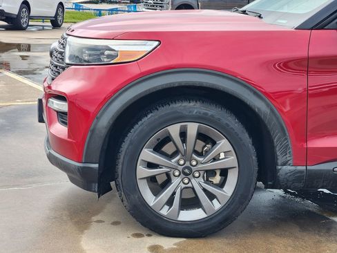 Used 2021 Ford Explorer XLT w/ Equipment Group 202A RWD image 9