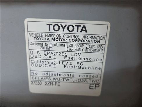 Used 2011 Toyota Matrix w/ Matrix Sport Pkg FWD image 22
