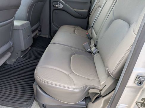 Used 2012 Nissan Frontier SL w/ Moonroof Pkg AWD/4WD image 17