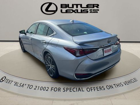 Certified 2022 Lexus ES 300h w/ Premium Package image 7