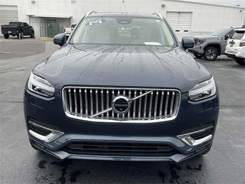 Used 2023 Volvo XC90 B6 Ultimate w/ Lounge Package image 7