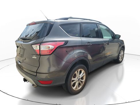 Used 2017 Ford Escape SE w/ Equipment Group 201A FWD image 6