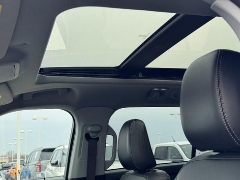 Used 2023 Ford Explorer XLT w/ Equipment Group 202A image 26