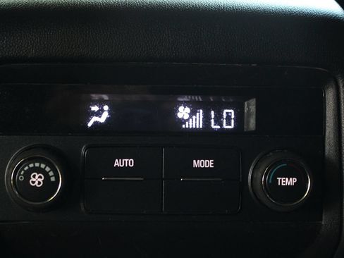 Used 2018 GMC Acadia SLE FWD image 14