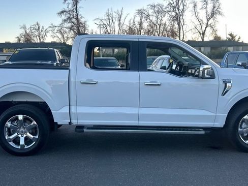 Used 2022 Ford F150 Lariat w/ Max Trailer Tow Package image 4