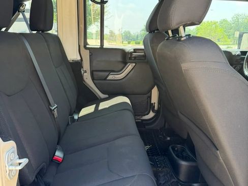 Used 2016 Jeep Wrangler Unlimited Sport w/ Quick Order Package 24S AWD/4WD image 9