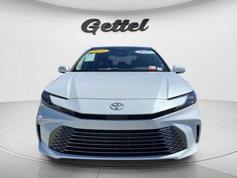 Used 2025 Toyota Camry XLE w/ Premium Plus Package FWD image 2
