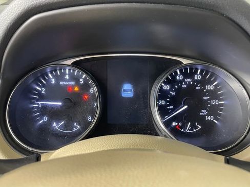 Used 2015 Nissan Rogue S w/ S Family Package FWD image 5