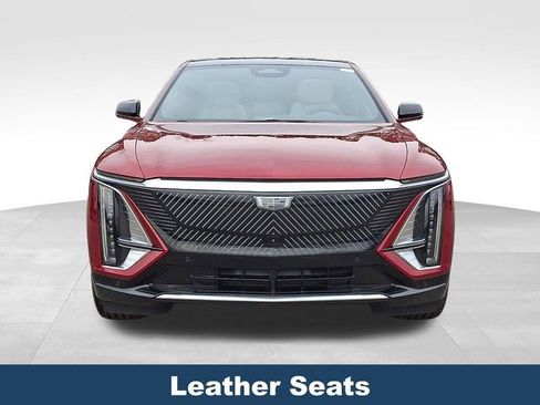 Used 2024 Cadillac Lyriq Luxury image 2