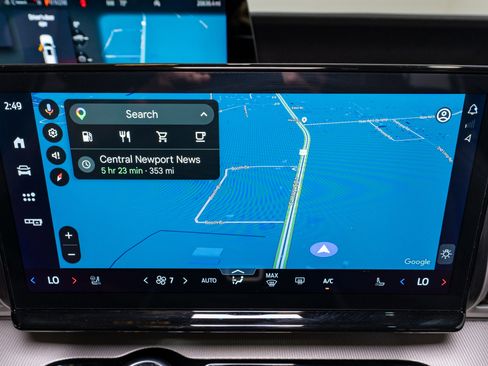 Used 2025 Ford Expedition Active AWD/4WD image 18