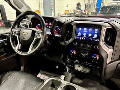 Used 2020 Chevrolet Silverado 3500 LT w/ Convenience Package image 8