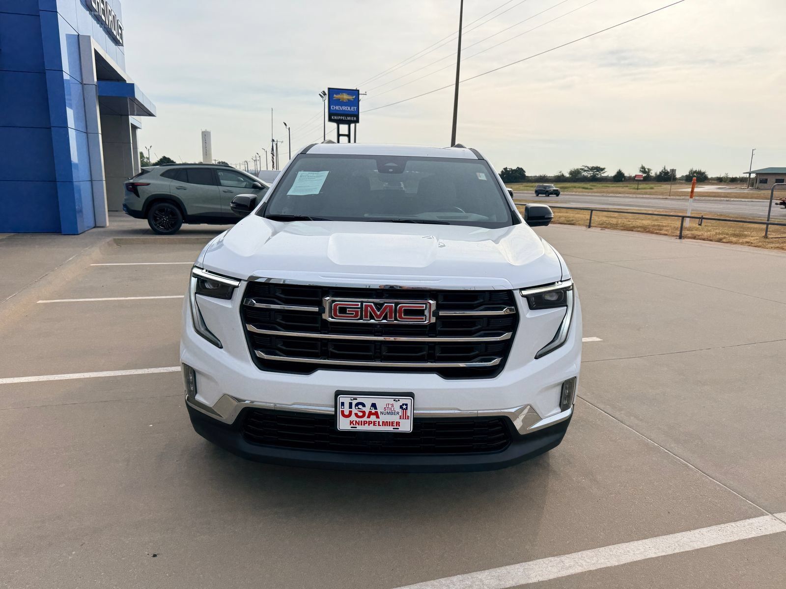 Used 2026 GMC Acadia Elevation w/ Elevation Premium Package AWD/4WD image 3