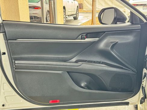 Used 2023 Toyota Camry SE image 13