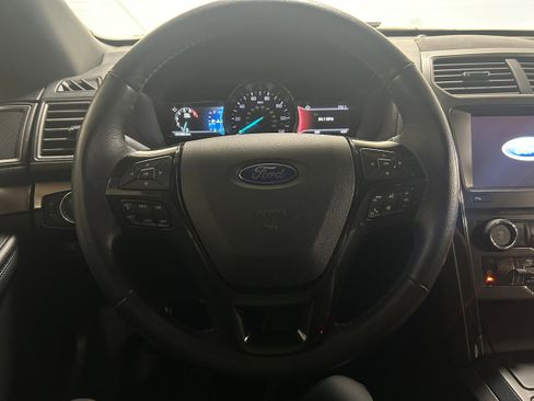 Certified 2018 Ford Explorer XLT w/ Equipment Group 202A AWD/4WD image 16