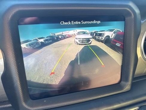 Used 2023 Jeep Wrangler Sahara image 30