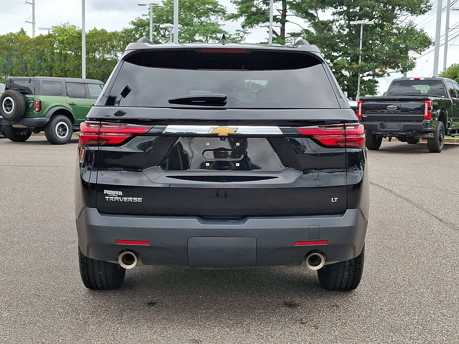 Used 2023 Chevrolet Traverse LT FWD image 9