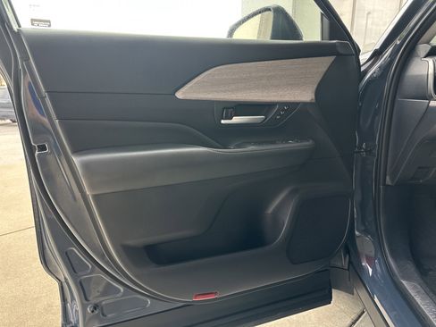 Used 2024 Toyota Grand Highlander Platinum image 13