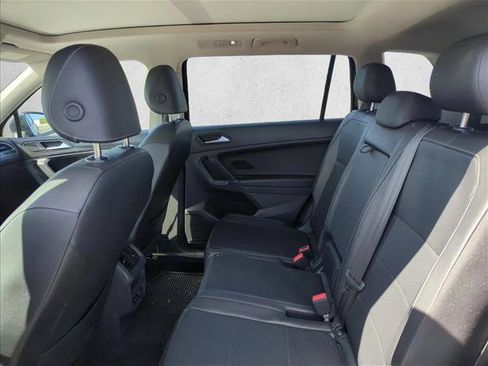 Used 2020 Volkswagen Tiguan SEL image 15