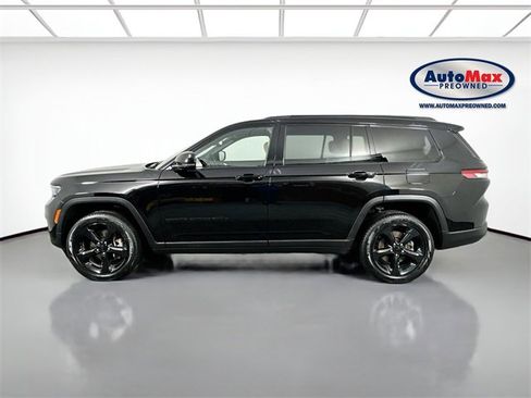 Used 2023 Jeep Grand Cherokee L Limited w/ Black Appearance Package image 9