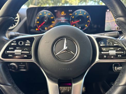 Used 2023 Mercedes-Benz GLA 250 image 30