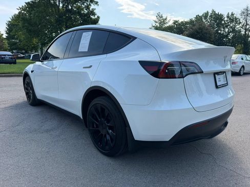 Used 2023 Tesla Model Y AWD image 7