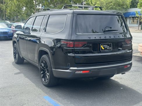 Used 2022 Jeep Wagoneer Series III w/ Premium Group I image 11