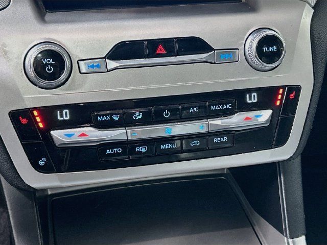 Used 2021 Ford Explorer XLT w/ XLT Sport Appearance Package AWD/4WD image 18