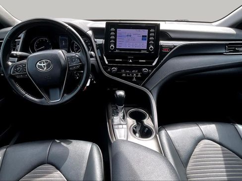 Used 2022 Toyota Camry SE FWD image 15