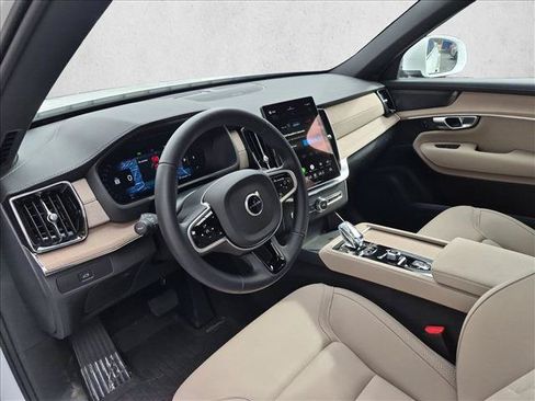 Used 2026 Volvo XC90 B6 Plus w/ Protection Package Premier AWD/4WD image 9