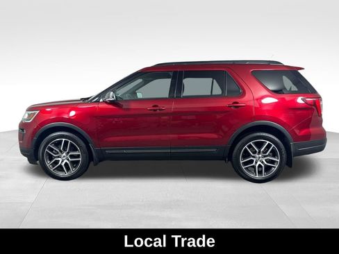 Used 2019 Ford Explorer XLT w/ Equipment Group 202A AWD/4WD image 3